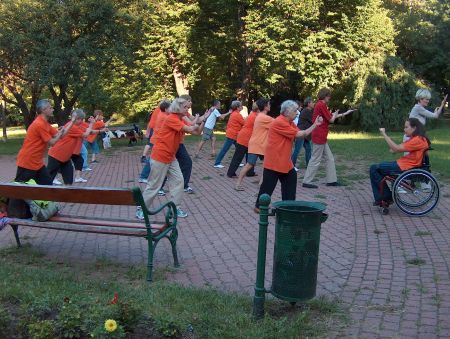 tai chi - gyakorls a szabadban