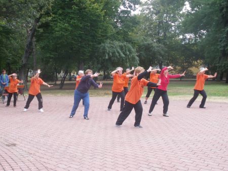 tai chi - gyakorls a szabadban 2012